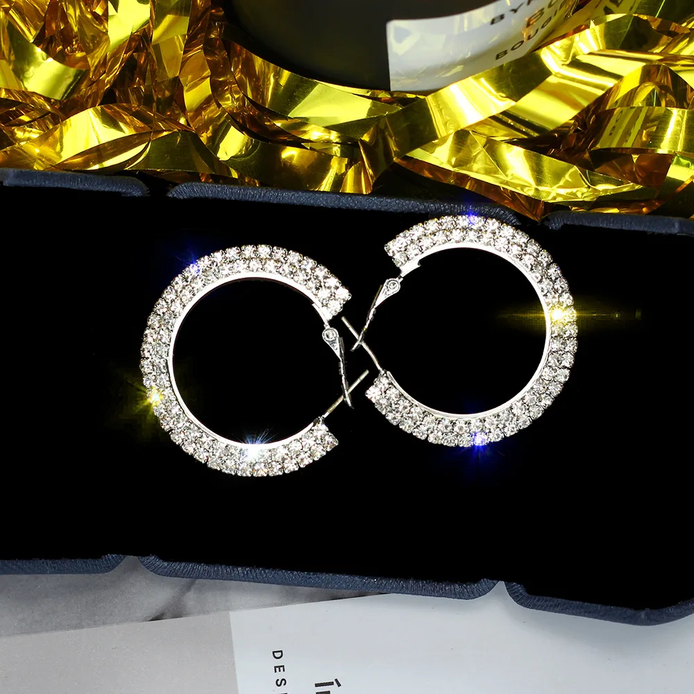 Shiny Side New Fashion Brand Jewelry exaggerated crystal C-shaped stud earrings Double row of crystal earrings for woman
Shiny Side New Fashion Brand Jewelry exaggerated crystal C-shaped stud earrings Double row of crystal earrings for woman