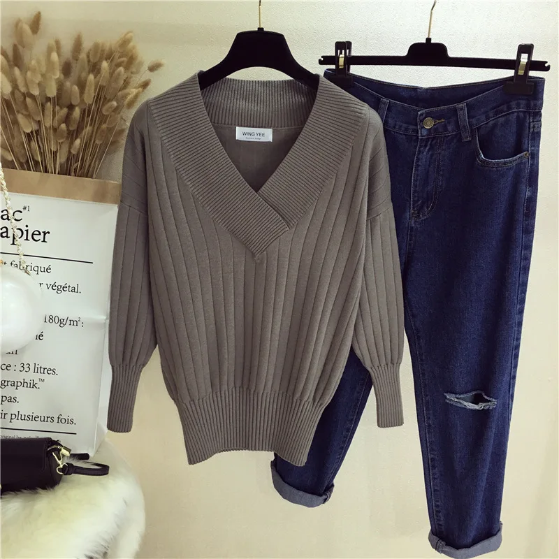 Fashion Korean style V-neck sweater women's autumn and winter thick section of the solid-color pit kits sweater knit shirt 1717#
Fashion Korean style V-neck sweater women's autumn and winter thick section of the solid-color pit kits sweater knit shirt 1717#
