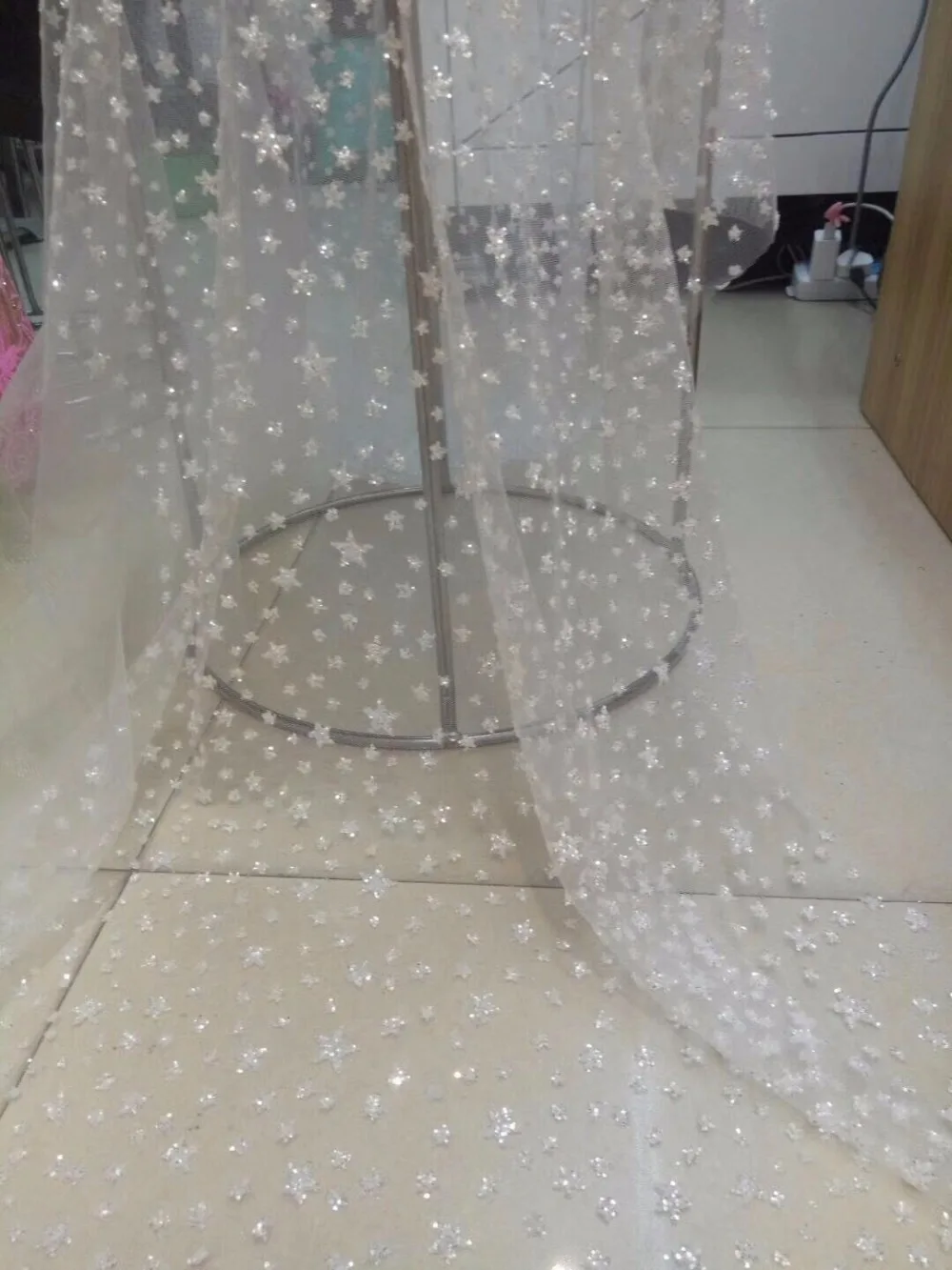 special glued glitter French tulle Material Net Lace French Net Lace fabric z-han83131 for bridal dress
special glued glitter French tulle Material Net Lace French Net Lace fabric z-han83131 for bridal dress