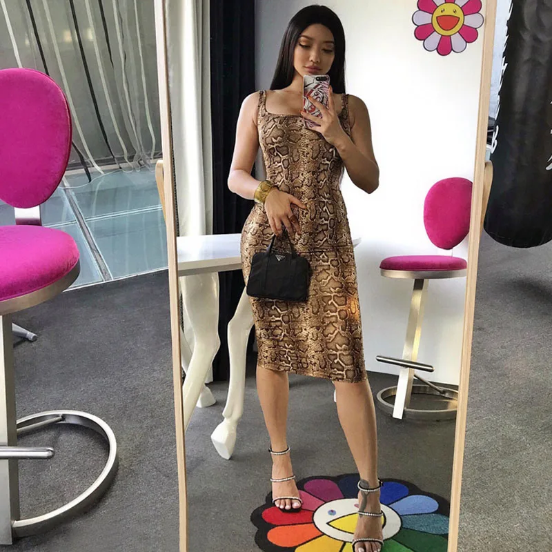 Super Sexy High-elastic Python Print Print Chest Large Sling Comfort Long Vest-style Dress Long Dress
Super Sexy High-elastic Python Print Print Chest Large Sling Comfort Long Vest-style Dress Long Dress