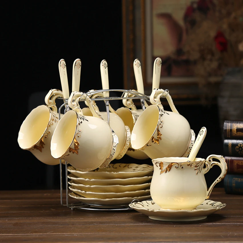Creative Europe vintage Coffee cups set cup Saucer spoon sets Phnom Penh British porcelain tea cup set Teatime Afternoon Tea
Creative Europe vintage Coffee cups set cup Saucer spoon sets Phnom Penh British porcelain tea cup set Teatime Afternoon Tea