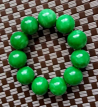 Imperial Green green jade jade bracelet dry Tielong student beads emerald bead hand on black jade treasures of men and women
Imperial Green green jade jade bracelet dry Tielong student beads emerald bead hand on black jade treasures of men and women