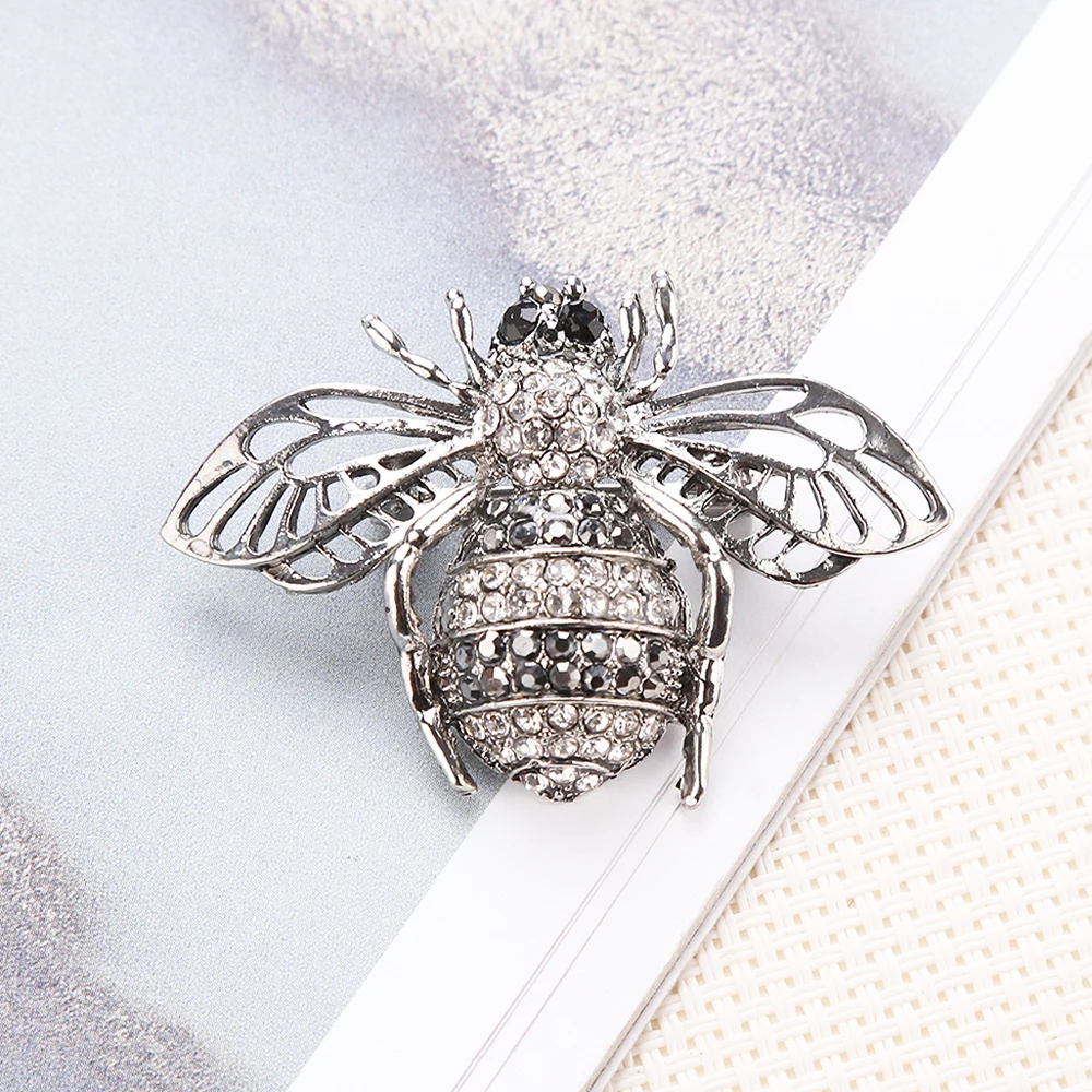 Honey Bee Brooch Jewelry Woman Trendy Brooch Simple Lovely Creative Elegant Bright Enamel Rhinestone Insect Accessories Gift
Honey Bee Brooch Jewelry Woman Trendy Brooch Simple Lovely Creative Elegant Bright Enamel Rhinestone Insect Accessories Gift