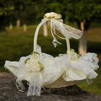 Western Wedding Supplies Lace Fabric Wedding Flower Basket Flower Girl Flower Basket Bridesmaid Hand Basket Wedding Layout
Western Wedding Supplies Lace Fabric Wedding Flower Basket Flower Girl Flower Basket Bridesmaid Hand Basket Wedding Layout