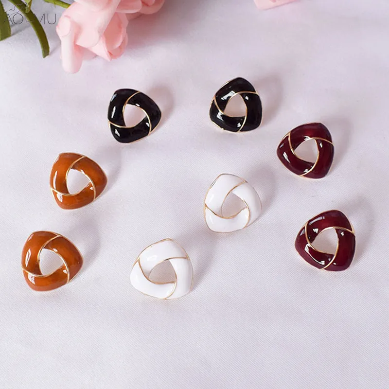 AOMU Korea Simple Fashion Solid Color Enamel Metal Geometric Triangle Twisted Internet Celebrity Stud Earrings for Women Girl
AOMU Korea Simple Fashion Solid Color Enamel Metal Geometric Triangle Twisted Internet Celebrity Stud Earrings for Women Girl