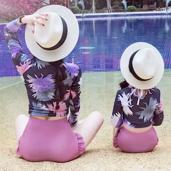 Family Swimwear Mother Daughter 2 Piece High waistBikini Set Floral Print Girl Parent-child Swimsuits Bathing Suit 2Colors
Family Swimwear Mother Daughter 2 Piece High waistBikini Set Floral Print Girl Parent-child Swimsuits Bathing Suit 2Colors