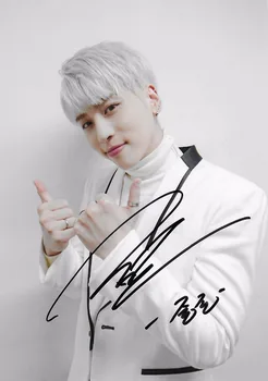 SHINEE Jong Hyun autographed hand signed original photo 7 inches free shipping K-POP B
SHINEE Jong Hyun autographed hand signed original photo 7 inches free shipping K-POP B
