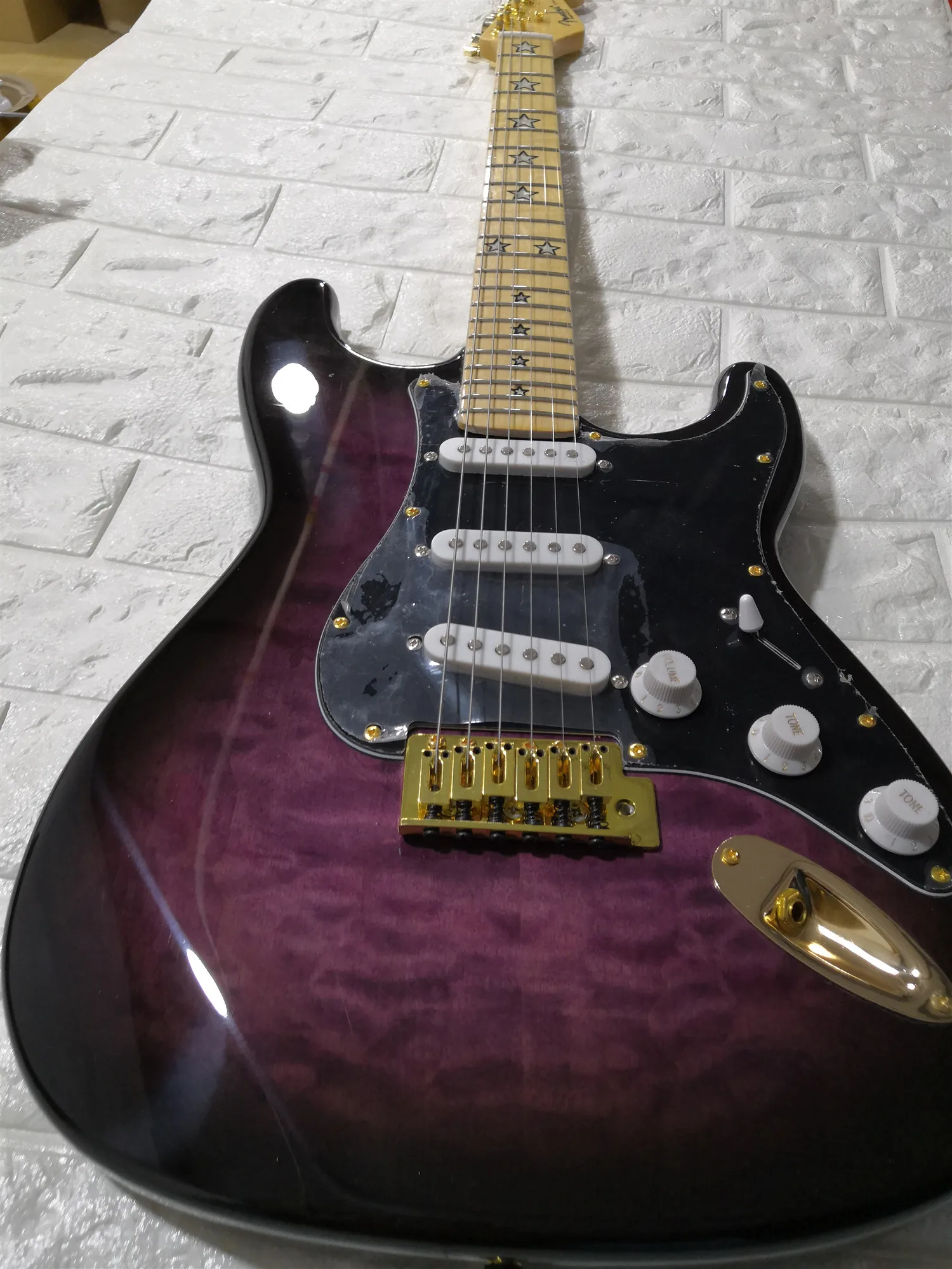 Factory custom purple str Guitar tiger stripes golden hardwares SSS Pickups black Pickguard,customized!S-17
Factory custom purple str Guitar tiger stripes golden hardwares SSS Pickups black Pickguard,customized!S-17