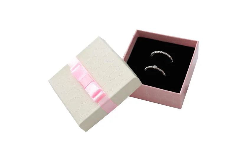 Blue Ring Box Free shipping100pcs/lot 6.3*6.3*2.3cm 800g paper ring packaging box earring display case Square Jewelery Packaging
Blue Ring Box Free shipping100pcs/lot 6.3*6.3*2.3cm 800g paper ring packaging box earring display case Square Jewelery Packaging