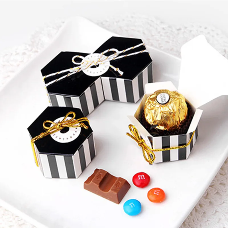 10pcs Mini Stripe/Dots Black Bronzing Color Hexagon Chocolate Box Carton Dragee Candy Box Baking Package Wedding Mariage Deco
10pcs Mini Stripe/Dots Black Bronzing Color Hexagon Chocolate Box Carton Dragee Candy Box Baking Package Wedding Mariage Deco