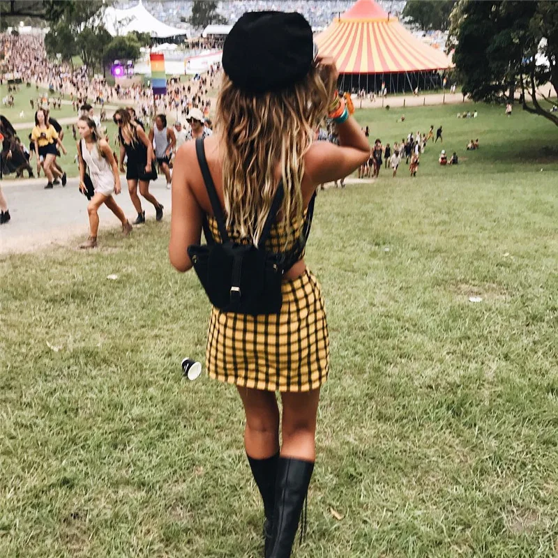 yellow skirt