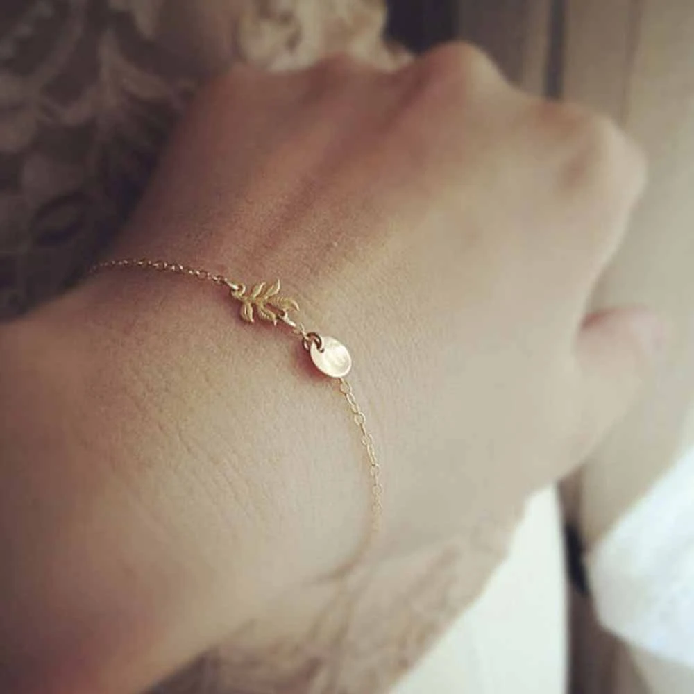 New Fashion Round bracelet Bohemian Leaf bracelets for women simple Adjustable Metal Chain Charm Bracelet Statement Jewelry
New Fashion Round bracelet Bohemian Leaf bracelets for women simple Adjustable Metal Chain Charm Bracelet Statement Jewelry
