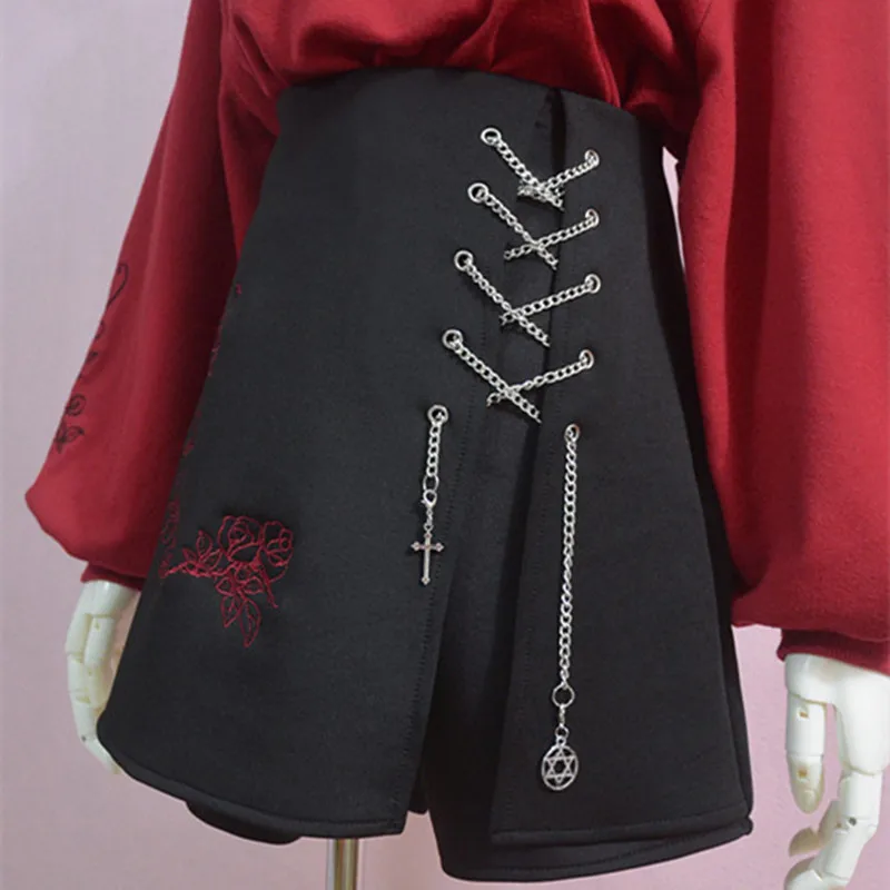 

Female Darkness Girl Shorts Skirts Gothic Punk Lolita Retro Vintage Women's Rose Embroidery Chain Bandage Criss-Cross Bottoms