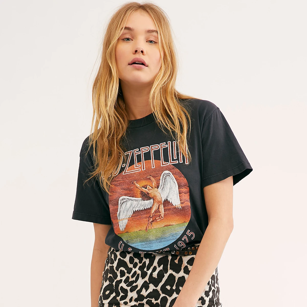 Agel Print Vintage Tee Summer Short Sleeve O neck Retro T-shirt 2019 Women Clothing Ladies White Black Casual T Shirt Tees Tos
Agel Print Vintage Tee Summer Short Sleeve O neck Retro T-shirt 2019 Women Clothing Ladies White Black Casual T Shirt Tees Tos