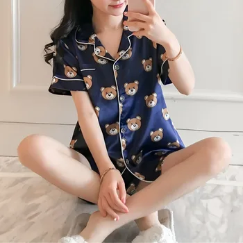 Summer Short Sleeve Ice Silk Pajamas Two Pieces Set Sleepwear Nightwear for Women Cute Bear Loose Thin Home Service Suit Oc14
Summer Short Sleeve Ice Silk Pajamas Two Pieces Set Sleepwear Nightwear for Women Cute Bear Loose Thin Home Service Suit Oc14