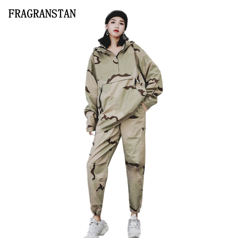 Female Spring Autumn Camouflage Print Two Piece Set Women Hooded Loose Tops+Elastic Waist Long Pants Fashion Casual Suits JQ885
Female Spring Autumn Camouflage Print Two Piece Set Women Hooded Loose Tops+Elastic Waist Long Pants Fashion Casual Suits JQ885