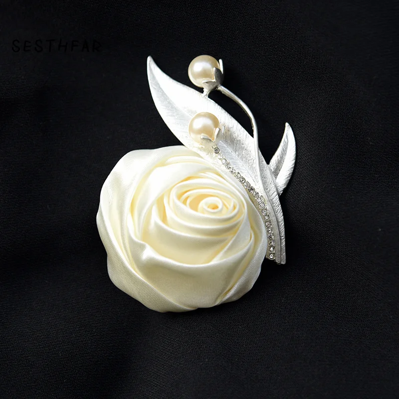 Wedding Boutonniere Buttonhole Grooms Boutonnieres Custom Made Groomsmen Pearl Corsage Satin Rose Lapel Pin
Wedding Boutonniere Buttonhole Grooms Boutonnieres Custom Made Groomsmen Pearl Corsage Satin Rose Lapel Pin