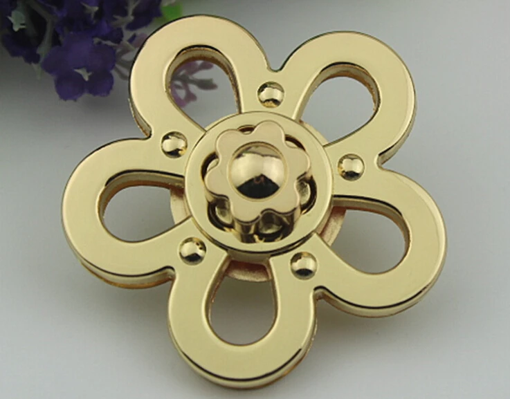 10 pcs/ lot handbags luggage hardware lock/ Leather bags, DIY Sunflower twist lock
10 pcs/ lot handbags luggage hardware lock/ Leather bags, DIY Sunflower twist lock