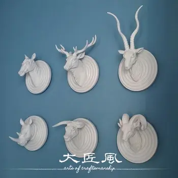 A big wind horn wall design creative country Home Furnishing beast head sculpture animal antlers living room wall decoration
A big wind horn wall design creative country Home Furnishing beast head sculpture animal antlers living room wall decoration