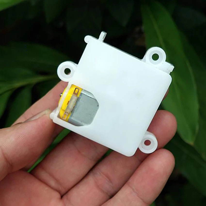 DC3-5V 170rpm-250rpm Micro Geared motor low speed gear motor electric machinery diy toy Miniture Decelerated DC Motor NEW
DC3-5V 170rpm-250rpm Micro Geared motor low speed gear motor electric machinery diy toy Miniture Decelerated DC Motor NEW