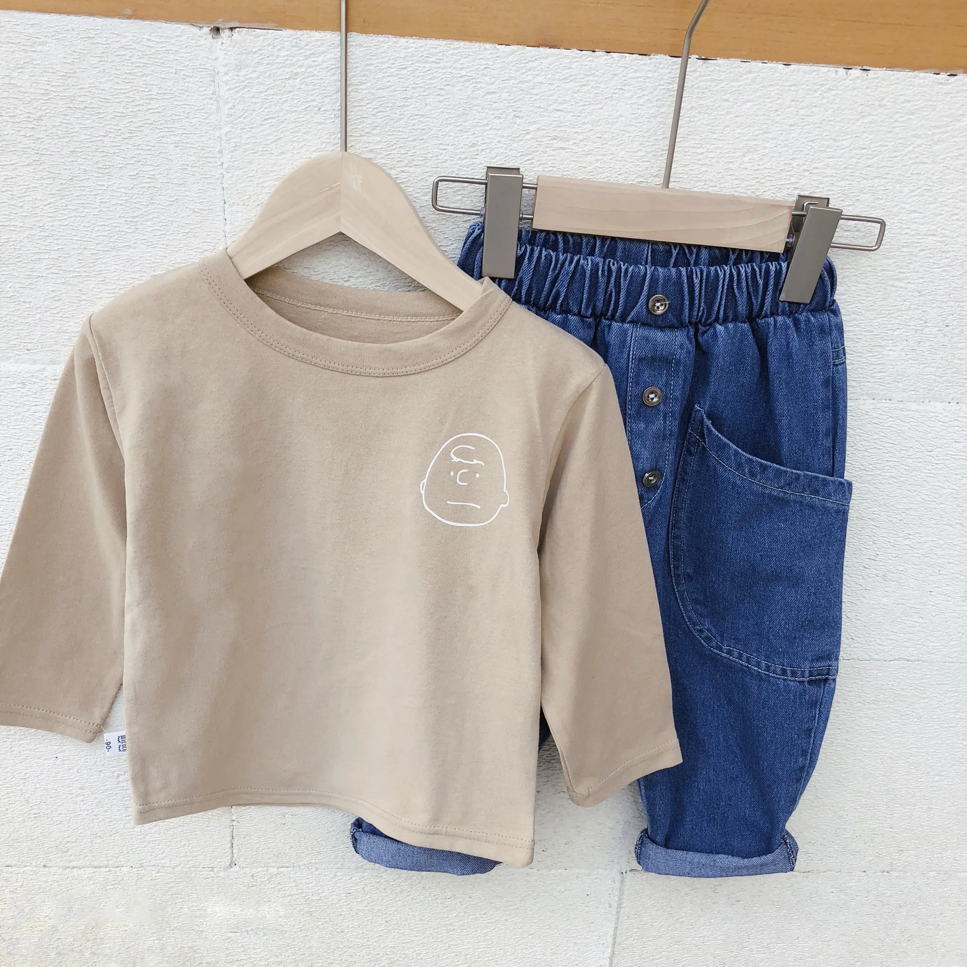 Spring 2019 cartoon letters printed pure cotton kids T shirts boys all-match casual Tees children pullovers Tops
Spring 2019 cartoon letters printed pure cotton kids T shirts boys all-match casual Tees children pullovers Tops