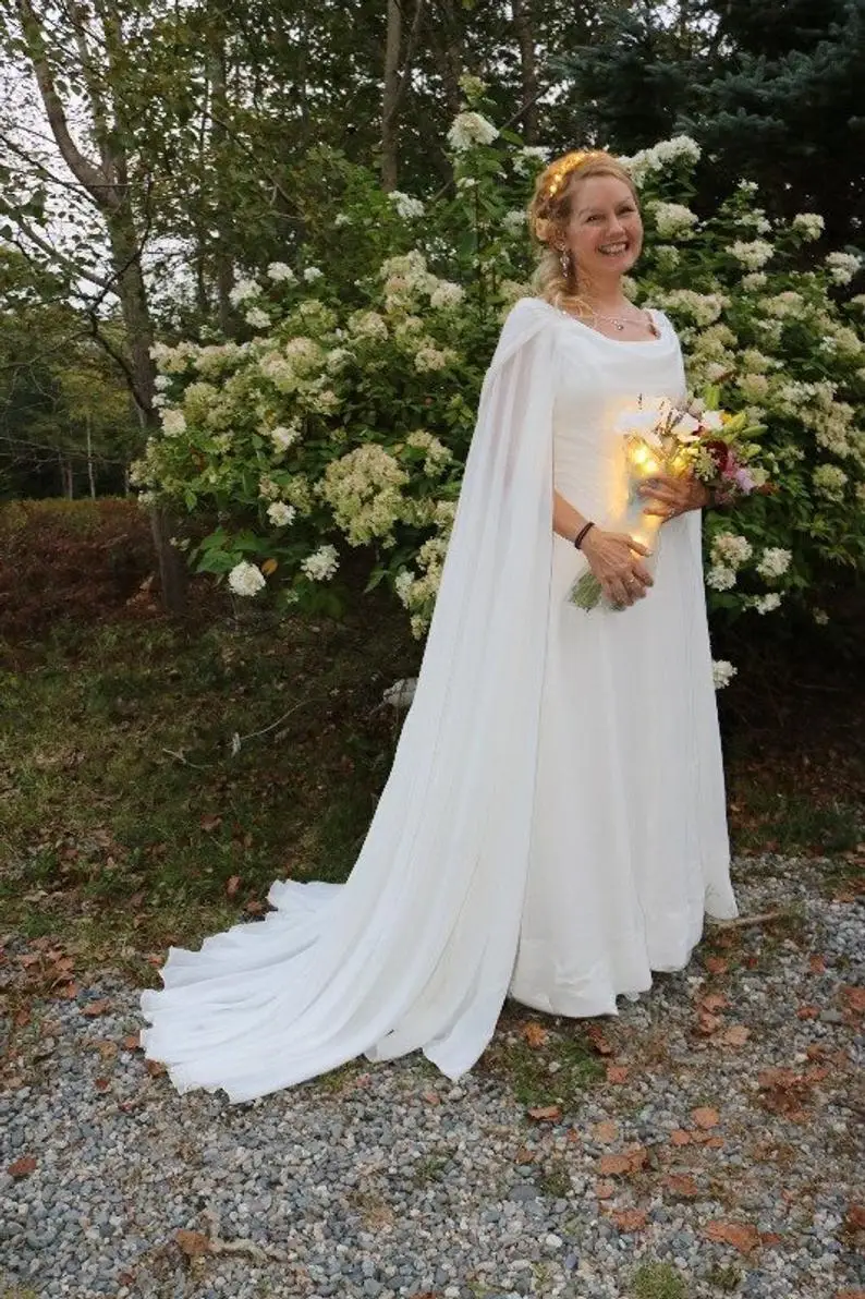 Medieval Long Chiffon Cloak, Fantasy Cloak Cape, Chiffon Wedding Cloak, Cosplay Cloak
Medieval Long Chiffon Cloak, Fantasy Cloak Cape, Chiffon Wedding Cloak, Cosplay Cloak