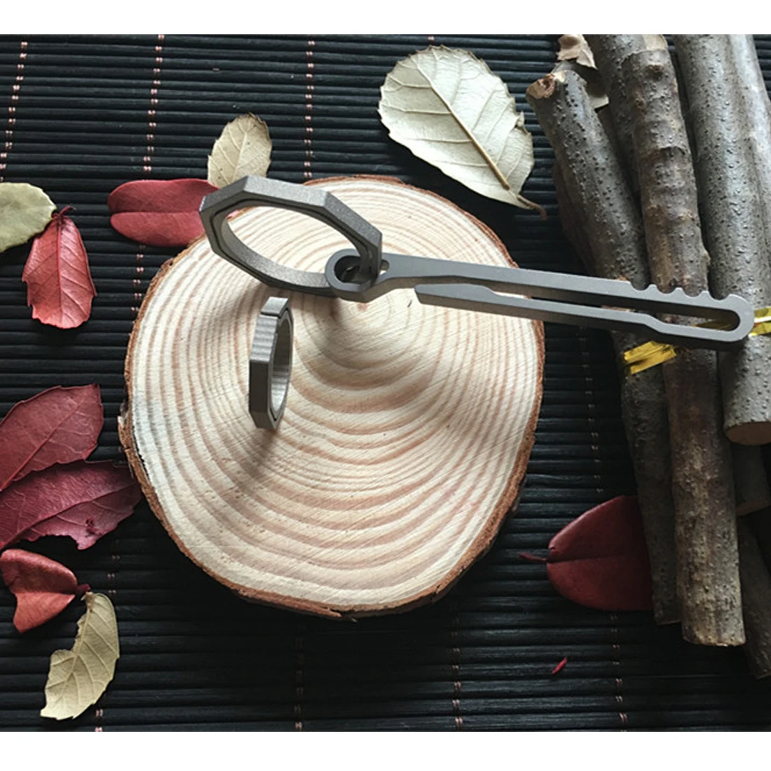 Outdoor Camping edc Tool Titanium Alloy Rattlesnake Hanging Buckle Portable Quick Draw Key Ring Tool For Climbing Hiking Camp
Outdoor Camping edc Tool Titanium Alloy Rattlesnake Hanging Buckle Portable Quick Draw Key Ring Tool For Climbing Hiking Camp