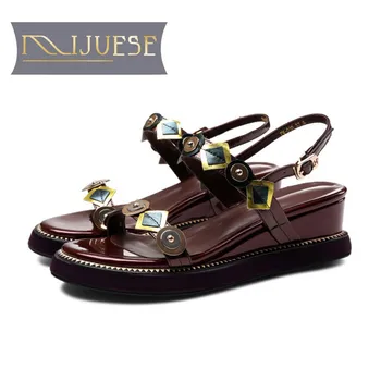 MLJUESE 2019 women sandals Cow leather brown color Metal decoration open toe wedges heel beaches sandals party size 34-40
MLJUESE 2019 women sandals Cow leather brown color Metal decoration open toe wedges heel beaches sandals party size 34-40