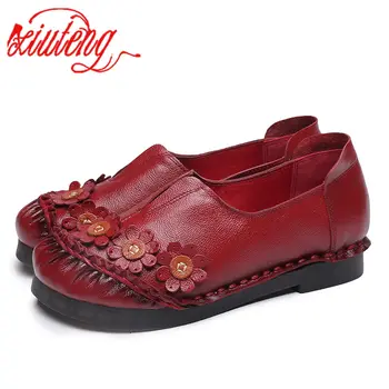 Xiuteng Autumn Fashion Flower Design Round Toe Soft Bottom Flat Shoes Vintage Genuine Leather Women Flats Girl Loafer Large Size
Xiuteng Autumn Fashion Flower Design Round Toe Soft Bottom Flat Shoes Vintage Genuine Leather Women Flats Girl Loafer Large Size