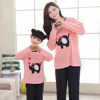 Family Christmas Pajamas Set Matching Mother and Daughter Clothes Mom Baby Pajamas Cartoon Clothing Set
Family Christmas Pajamas Set Matching Mother and Daughter Clothes Mom Baby Pajamas Cartoon Clothing Set