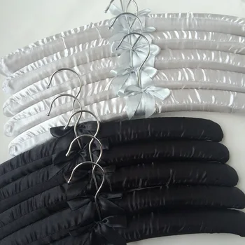42CM men's silk coat hanger coat hanger long stretch wrap cloth dress hanger
42CM men's silk coat hanger coat hanger long stretch wrap cloth dress hanger
