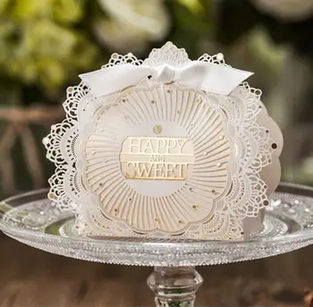 Retail Hot Selling 50pcs/lot CB5077 White Lace Candy Box Wedding Favor Gift Box Laser Cutting
Retail Hot Selling 50pcs/lot CB5077 White Lace Candy Box Wedding Favor Gift Box Laser Cutting