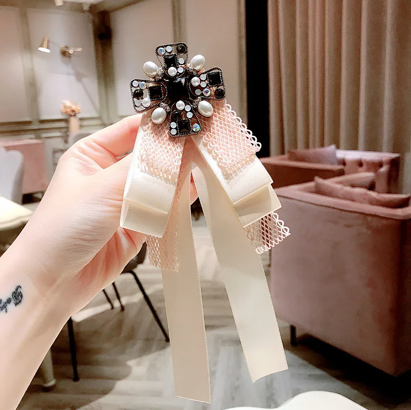 Vintage Ribbon Bow Lace Brooches Pins Tie Pearl Cross Rhinestone Shirt Collar Lapel Pin Broches Women Accessories Brooch Jewelry
Vintage Ribbon Bow Lace Brooches Pins Tie Pearl Cross Rhinestone Shirt Collar Lapel Pin Broches Women Accessories Brooch Jewelry