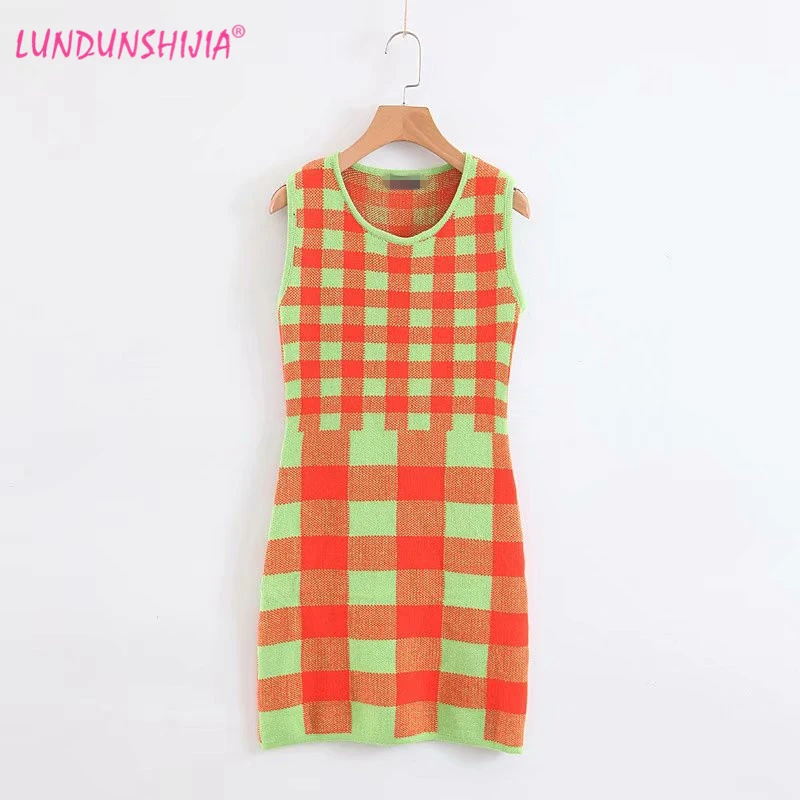 LUNDUNSHIJIA 2019 New Summer Autumn Fashion Knitting Plaid Women Dress O-neck Sleeveless Dresses Vestidos
LUNDUNSHIJIA 2019 New Summer Autumn Fashion Knitting Plaid Women Dress O-neck Sleeveless Dresses Vestidos