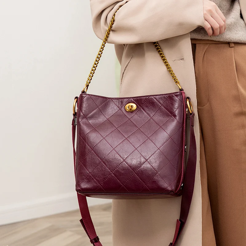 WOONAM Women Fashion Bag Top Hide of Genuine Calf Leather Plaid Medium Chain Handle Bucket Shoulder Bag 
WOONAM Women Fashion Bag Top Hide of Genuine Calf Leather Plaid Medium Chain Handle Bucket Shoulder Bag