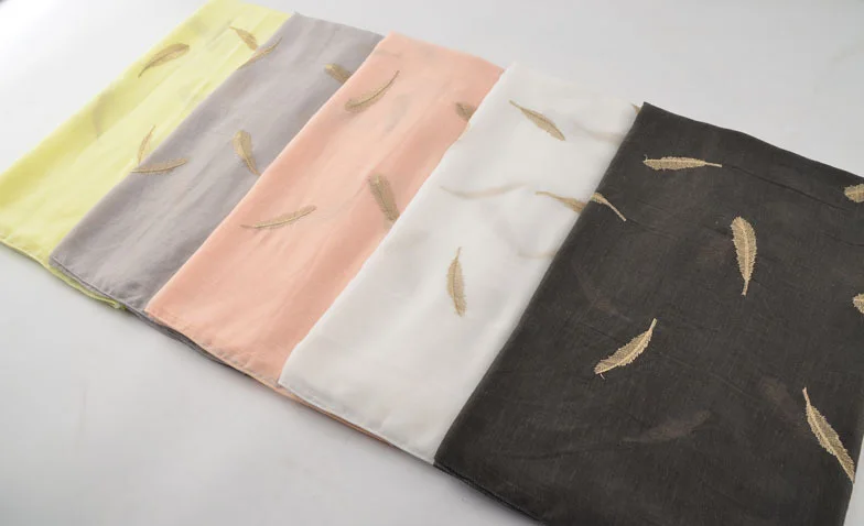 10 pc/lot New Gold Feather Embroidery Scarf for Women Luxury Brand Soft Cotton Shawl Wrap Hijab Scarf
10 pc/lot New Gold Feather Embroidery Scarf for Women Luxury Brand Soft Cotton Shawl Wrap Hijab Scarf