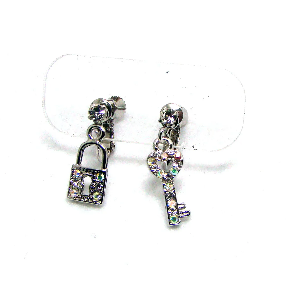 2017 Fashion mini Key & Lock charm French Clip pieceless earring set Fashion Gift ornament Jewelry accessories For lady girLS
2017 Fashion mini Key & Lock charm French Clip pieceless earring set Fashion Gift ornament Jewelry accessories For lady girLS
