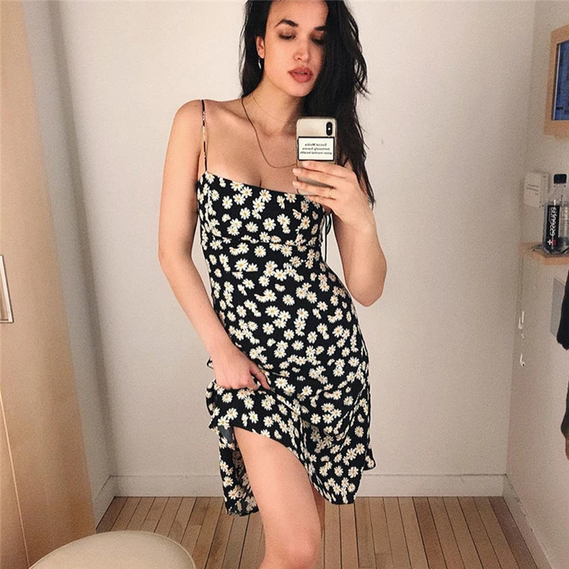 Dresses Woman Party Night BOHO Womens Ladies Summer Beach Midi Dress Holiday Strappy Button Sun Dresses Full Floral Design
Dresses Woman Party Night BOHO Womens Ladies Summer Beach Midi Dress Holiday Strappy Button Sun Dresses Full Floral Design