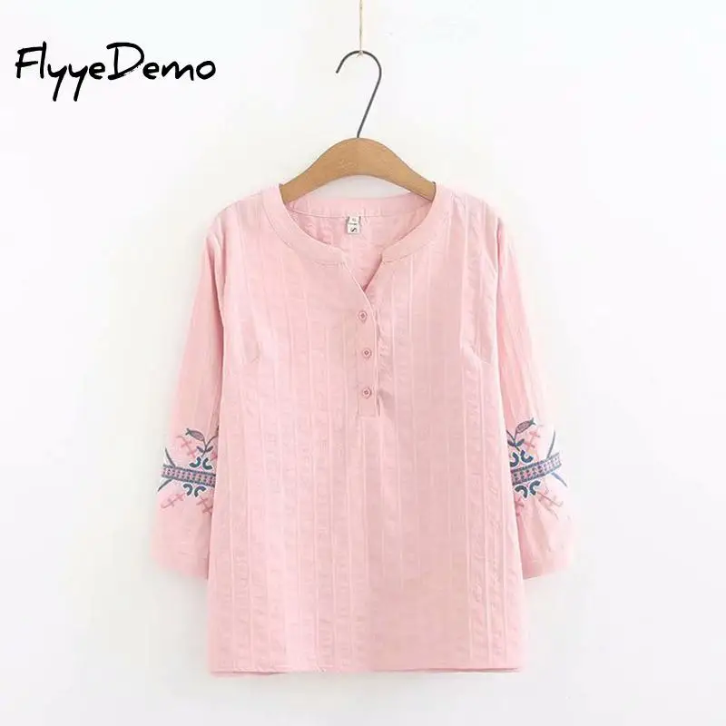 2019 Spring Chinese Style New Women Floral Embroidery Blouse V Neck Light Blue Pink White Cotton Shirt Plus Size Summer Tops
2019 Spring Chinese Style New Women Floral Embroidery Blouse V Neck Light Blue Pink White Cotton Shirt Plus Size Summer Tops