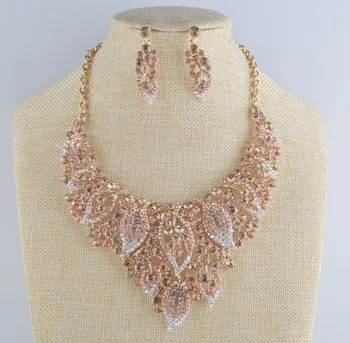 India style Crystal clear stone glisten Bridal Wedding jewelry set rhinestone necklace earrings Women party jewelry accessories
India style Crystal clear stone glisten Bridal Wedding jewelry set rhinestone necklace earrings Women party jewelry accessories