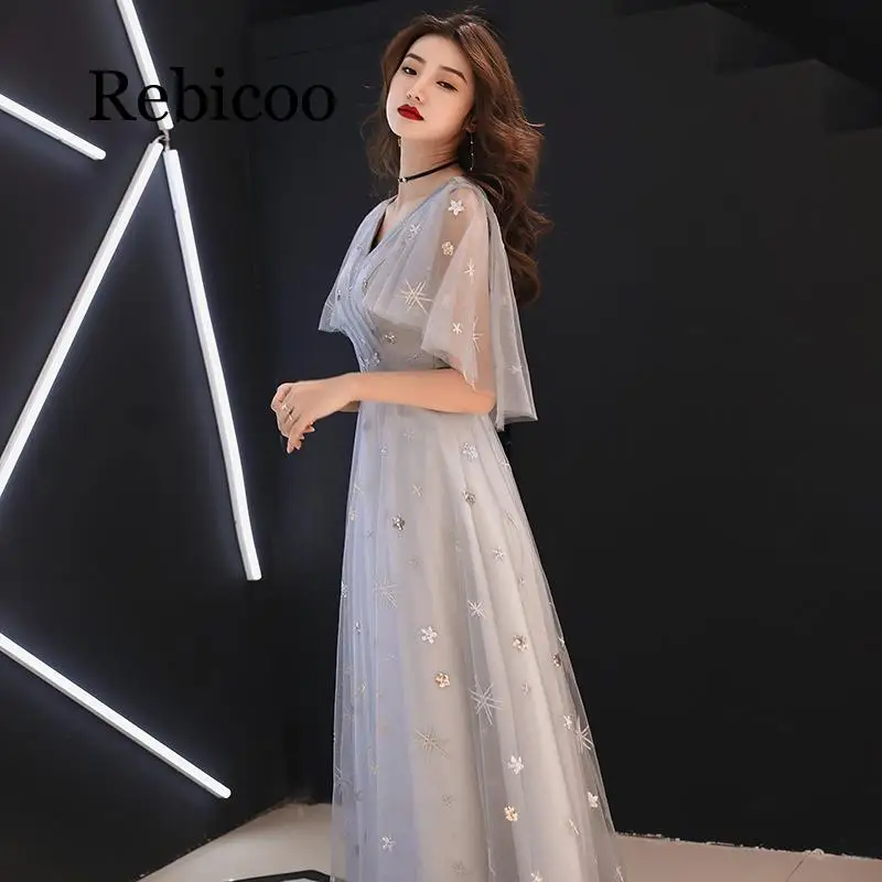 Rebicoo 2019 Embroidered full short sleeve formal dress fashion gray V-neck dignified atmospheric skirt
Rebicoo 2019 Embroidered full short sleeve formal dress fashion gray V-neck dignified atmospheric skirt