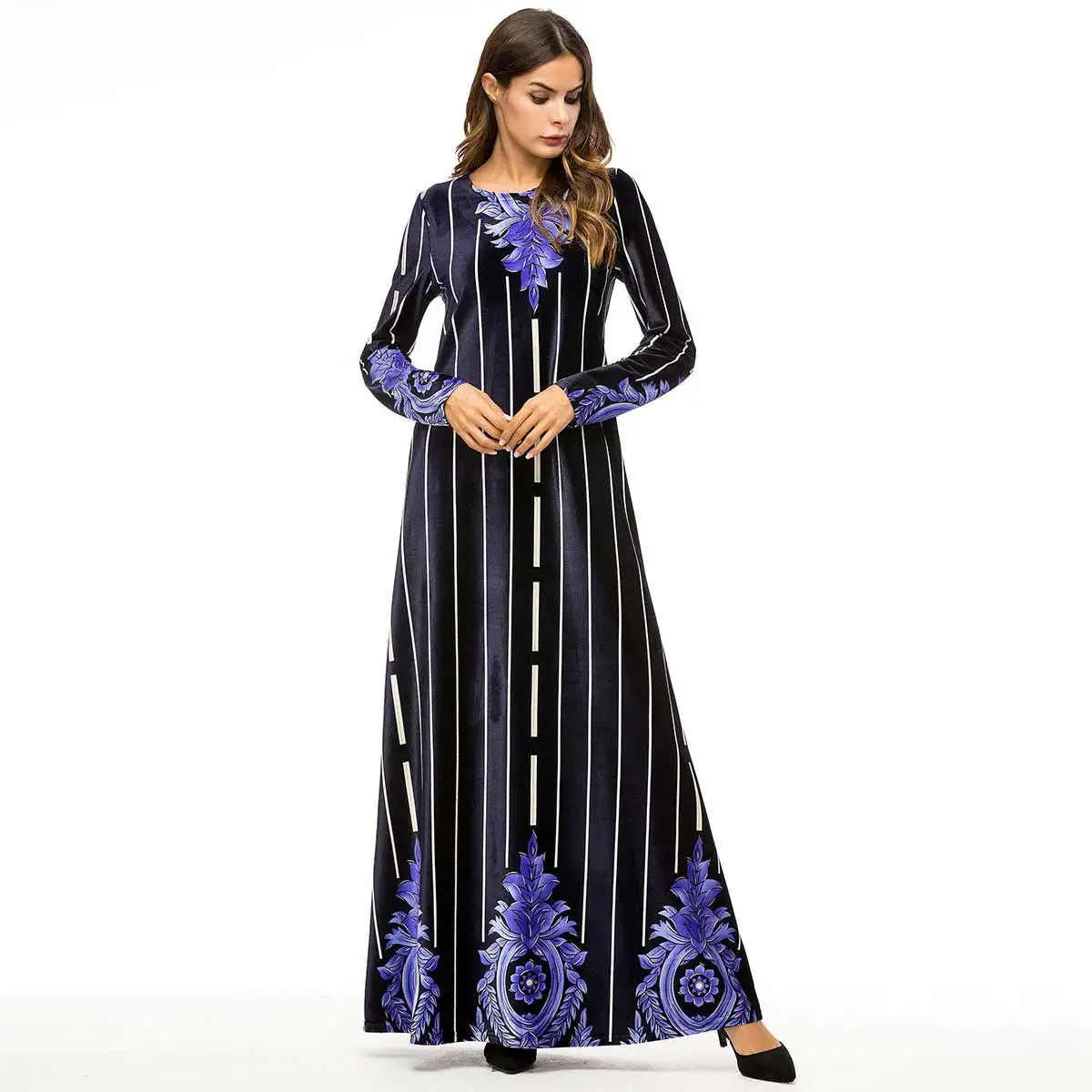 2019 brand women floral print velvet abaya oversized maxi dress Autumn winter Muslim Arabic Dubai Ramadan islamic robe VKDR1410
2019 brand women floral print velvet abaya oversized maxi dress Autumn winter Muslim Arabic Dubai Ramadan islamic robe VKDR1410