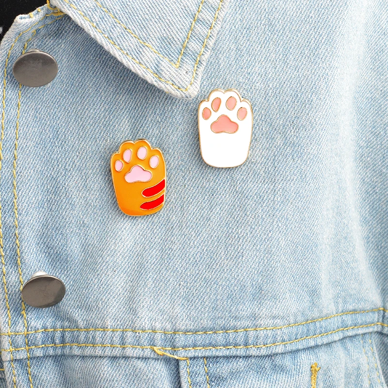 Cartoon Cute Pet Paw Print Cat Claw Brooch Enamel Four-color Kitten Paw Print Animal Lover Backpack Jacket DIY Jewelry Kids Gift
Cartoon Cute Pet Paw Print Cat Claw Brooch Enamel Four-color Kitten Paw Print Animal Lover Backpack Jacket DIY Jewelry Kids Gift