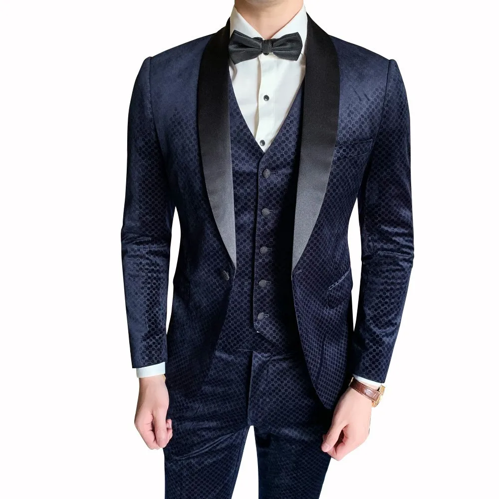Heren Kostuums Business Office Velvet Suit Autumn Traje Novio 3 Pieces Plaid Point Design Men Suit Vintage Retro Men Tuxedo Suit
Heren Kostuums Business Office Velvet Suit Autumn Traje Novio 3 Pieces Plaid Point Design Men Suit Vintage Retro Men Tuxedo Suit