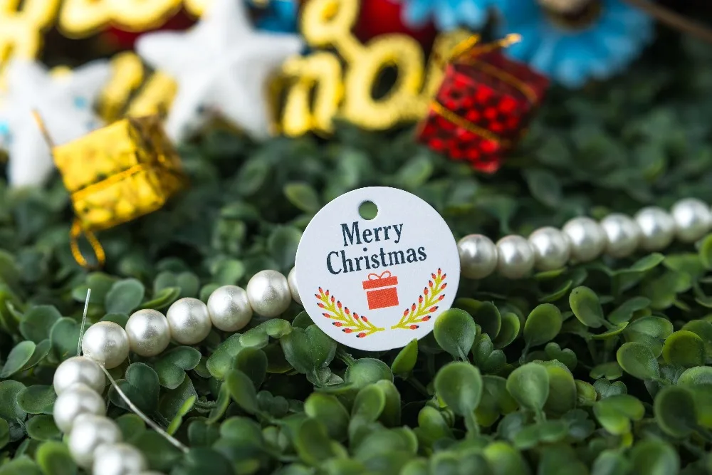 200 pcs 3.5cm round Gift box paper label Merry Christmas New year's gifts Commodity label Christmas decorations Gift tag
200 pcs 3.5cm round Gift box paper label Merry Christmas New year's gifts Commodity label Christmas decorations Gift tag