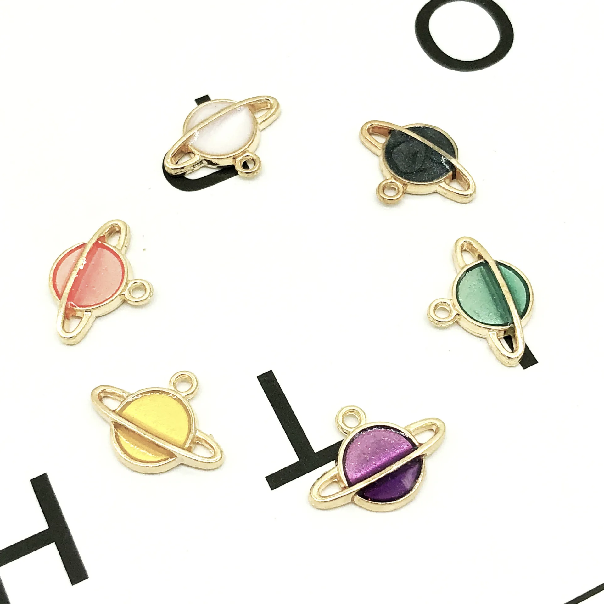 10Pcs/Lot 17*12mm Pearlescent Dropping Oil Globe Charms High Quality Enamel Alloy Planet Jewelry Accessories Charm
10Pcs/Lot 17*12mm Pearlescent Dropping Oil Globe Charms High Quality Enamel Alloy Planet Jewelry Accessories Charm