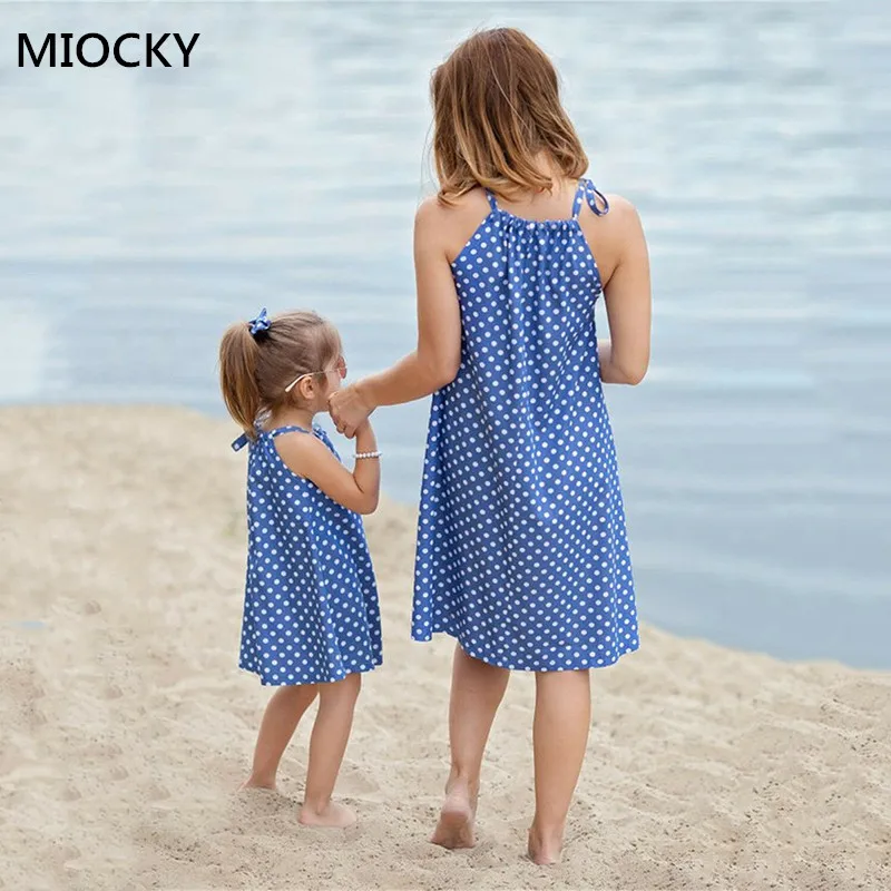 Summer Mother Daughter Dresses 2019 mommy and me clothes family matching Outfits Women Kids Girl Polka Dot Playa Dress E0189
Summer Mother Daughter Dresses 2019 mommy and me clothes family matching Outfits Women Kids Girl Polka Dot Playa Dress E0189