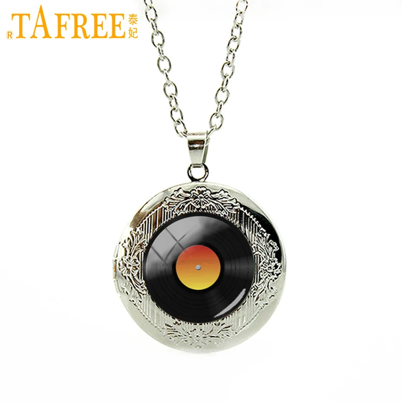 TAFREE New Vinyl Record Necklace music CD storage Record Disc locket vintage round glass fashion men accessories jewelry H475
TAFREE New Vinyl Record Necklace music CD storage Record Disc locket vintage round glass fashion men accessories jewelry H475