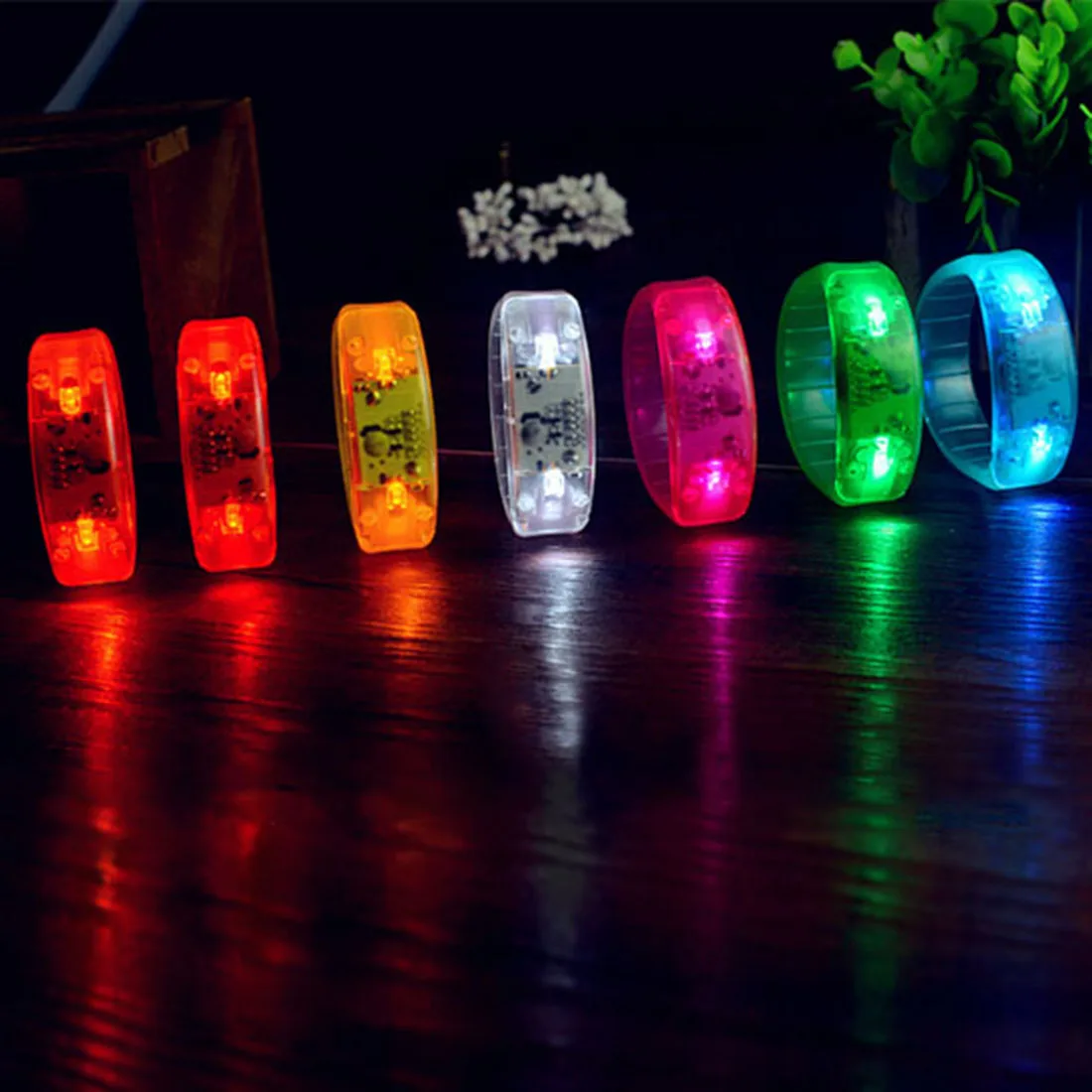 Hot New Unisex Sound Controlled LED Light Up Bracelet Activated Glow Flash Bangle For Mother's Day Festival Party fast delivery
Hot New Unisex Sound Controlled LED Light Up Bracelet Activated Glow Flash Bangle For Mother's Day Festival Party fast delivery