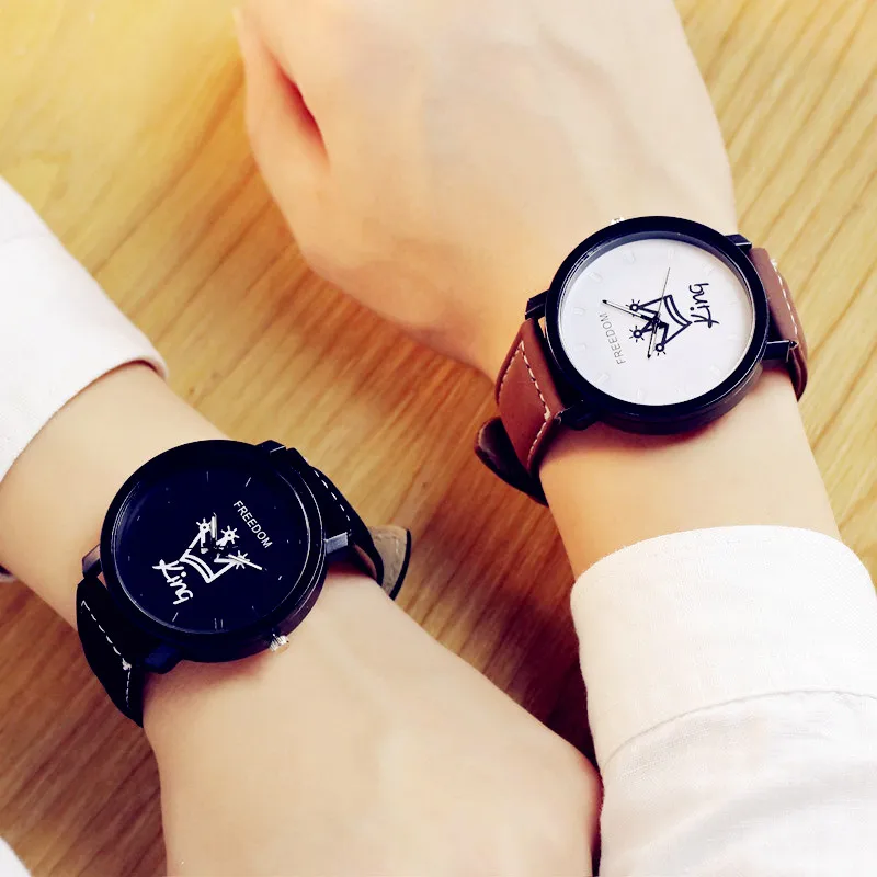 Reloj Mujer Watch Lovers Women Men King & Queen Pairs Hours Wristwatches Clock leather Quartz Wristwatch Casual Couples Watches
Reloj Mujer Watch Lovers Women Men King & Queen Pairs Hours Wristwatches Clock leather Quartz Wristwatch Casual Couples Watches